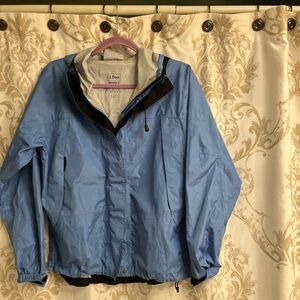 Women’s trail model rain jacket